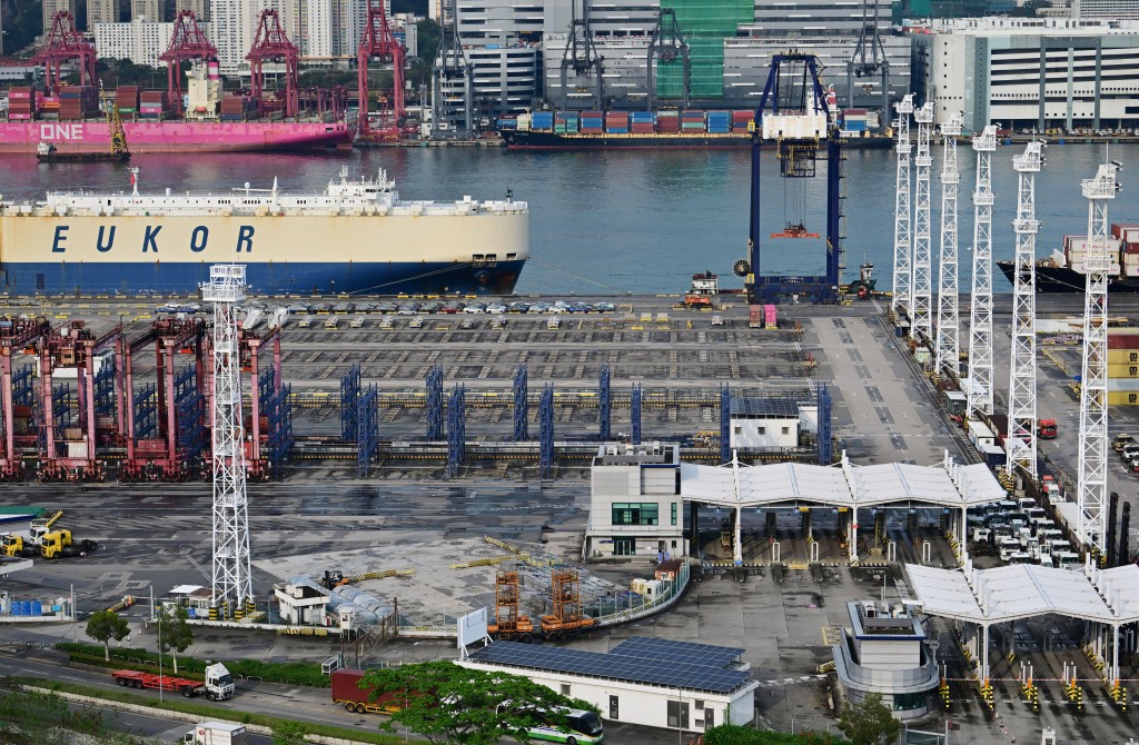Alphaliner指本港貨櫃碼頭吞吐量跌至第11位。資料圖片