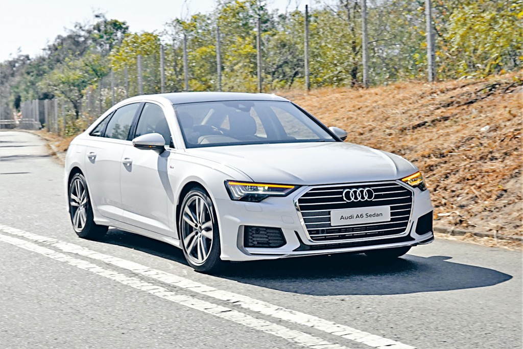 新代重新引入專為本地市場度身訂造的A6 40TFSI S-Line，首批附送Luxury Package及以優惠價$499,000起發售。
　　