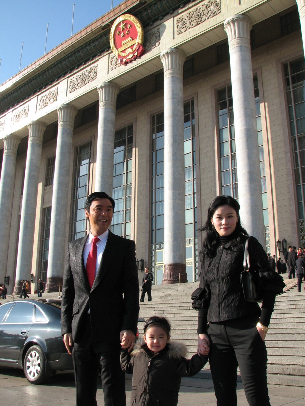 范姜分別在2004年及2010年，先後為鍾鎮濤未婚誕下兩個女兒。