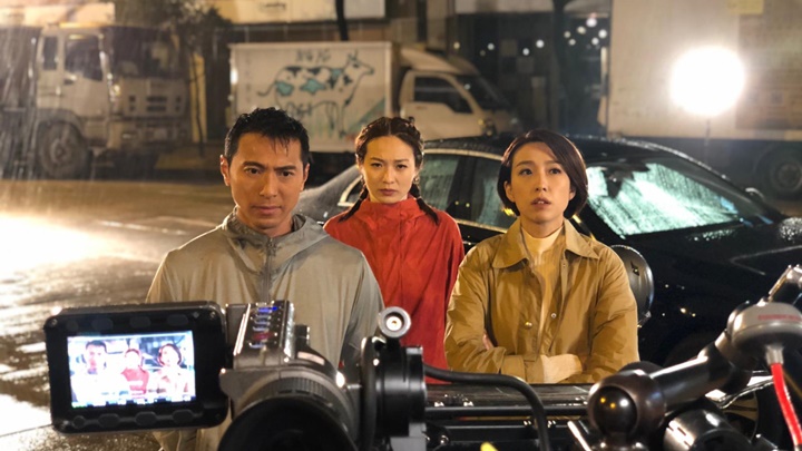 今晚陪加晴淋雨的𧙏有雷堅（姚子羚飾）同迎風（黃子恒飾）。