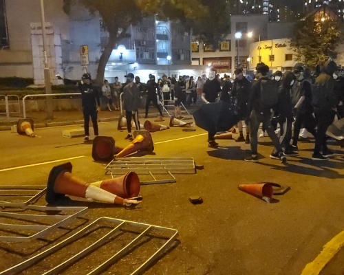 示威者堵塞馬路