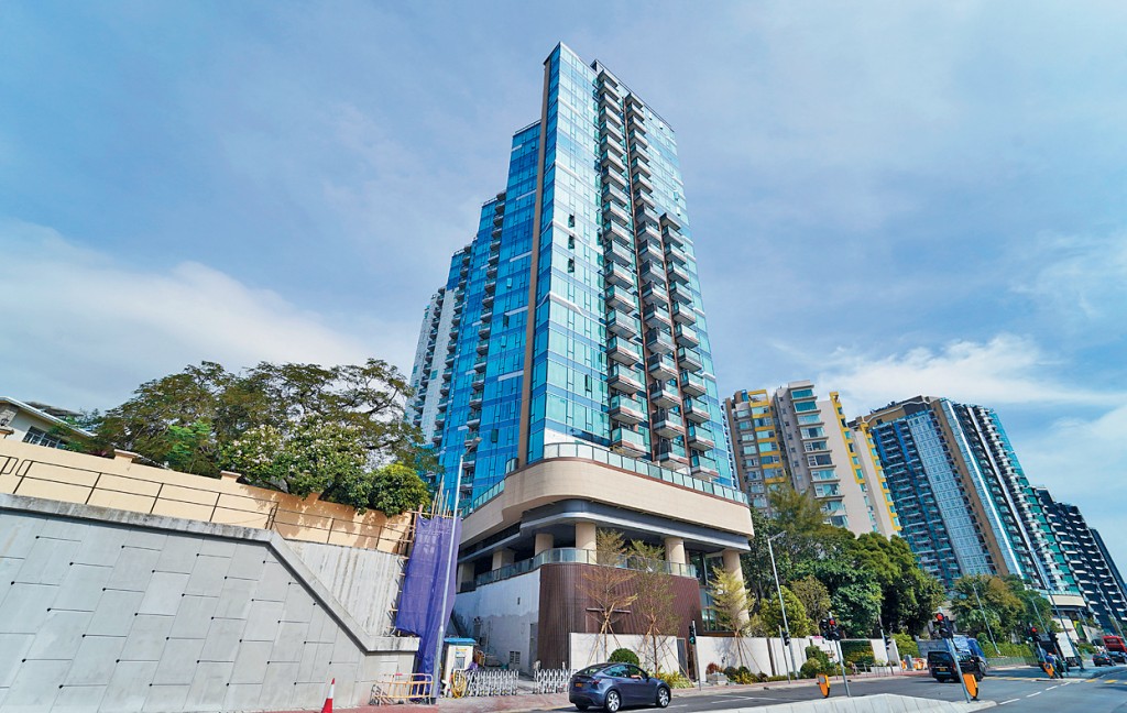 黃金海灣．珀岸近期成交趨增，項目昨日售出2房戶，呎價約1.45萬。