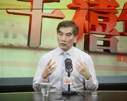 鍾國斌稱單靠警隊難止暴制亂，須軟硬兼備。 資料圖片