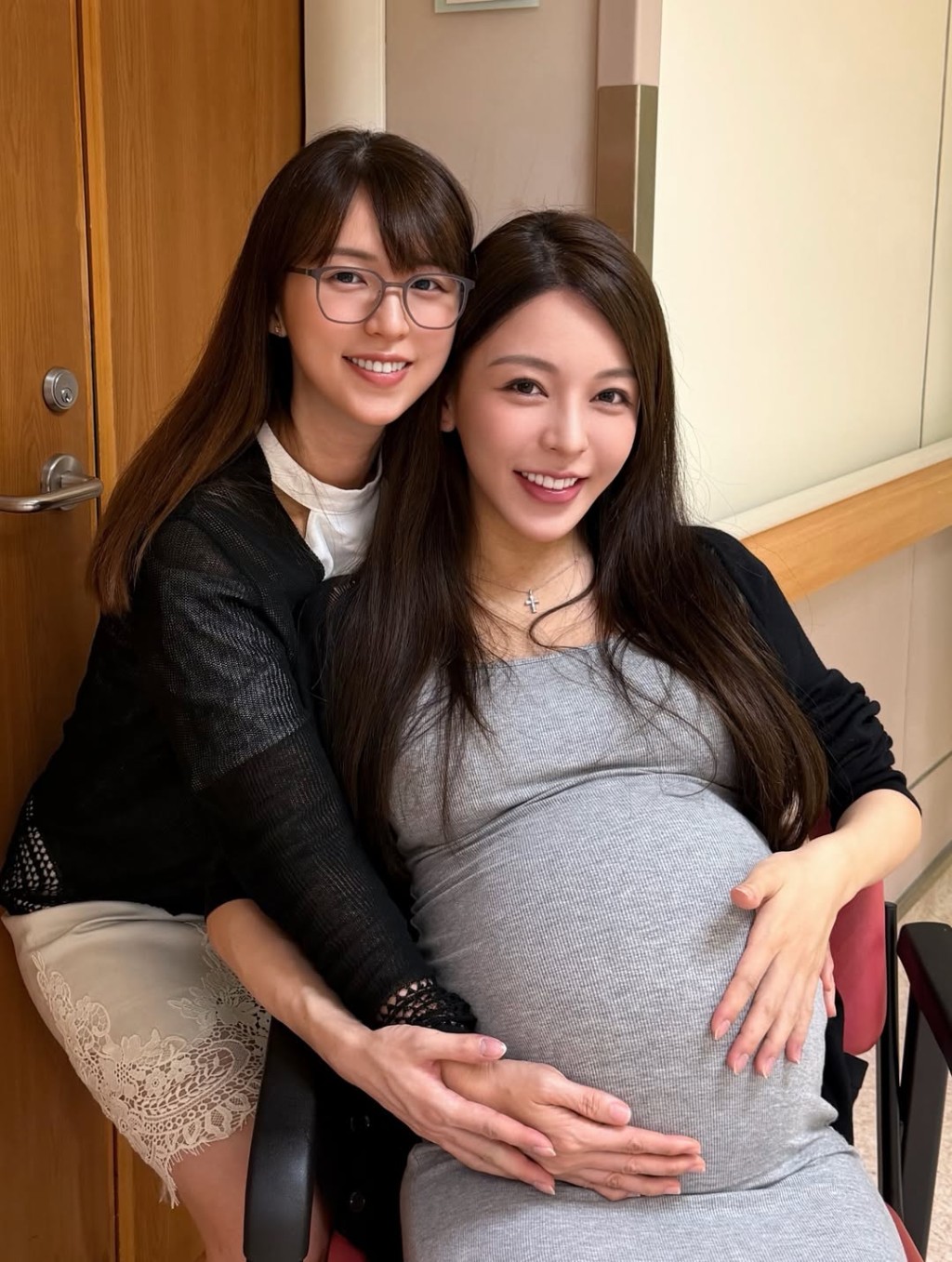 孫慧雪今日（16日）在IG分享探望譚嘉儀的合照。