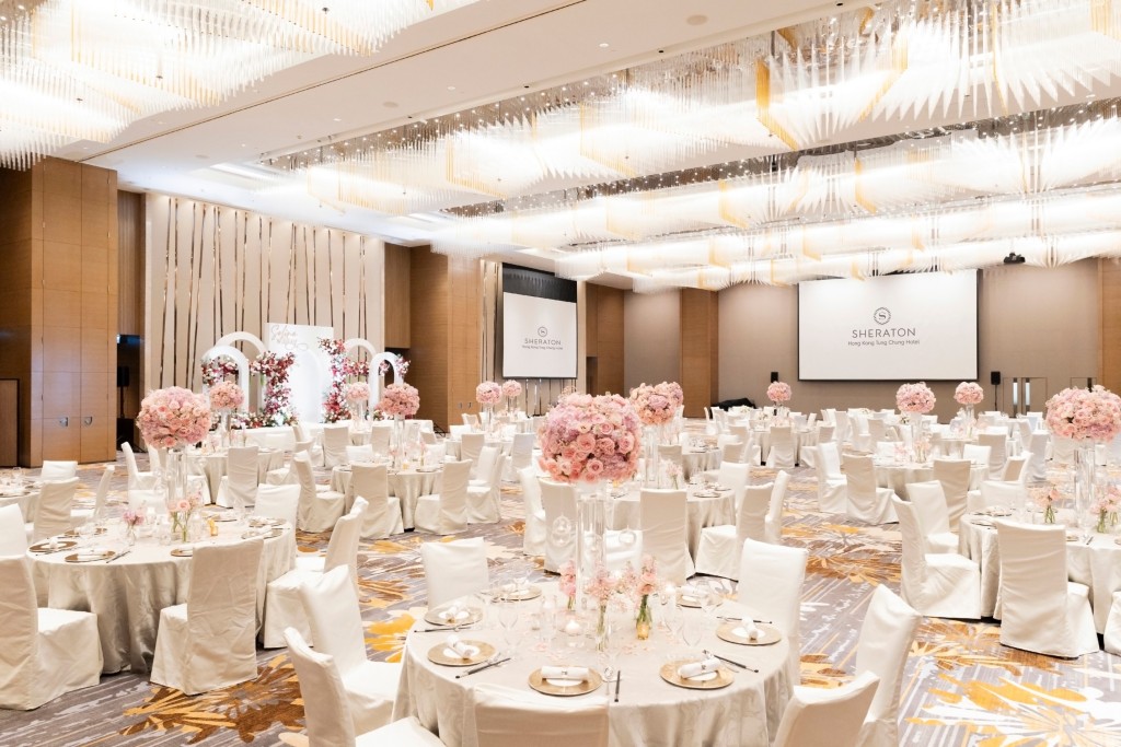 酒店總經理鄭振宗指,接管不影響營運,如常接受婚禮及活動預訂。 酒店總經理鄭振宗指,接管不影響營運,如常接受婚禮及活動預訂。