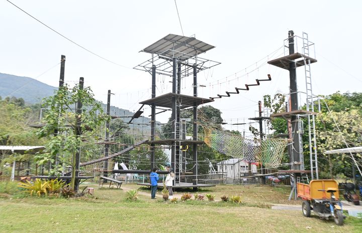 樹屋田莊建有大型繩網遊樂設施。