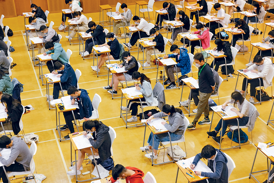 考評局強調改革後的文憑試中史科試題，配合學生不同學習需要與能力，紓緩應試壓力。