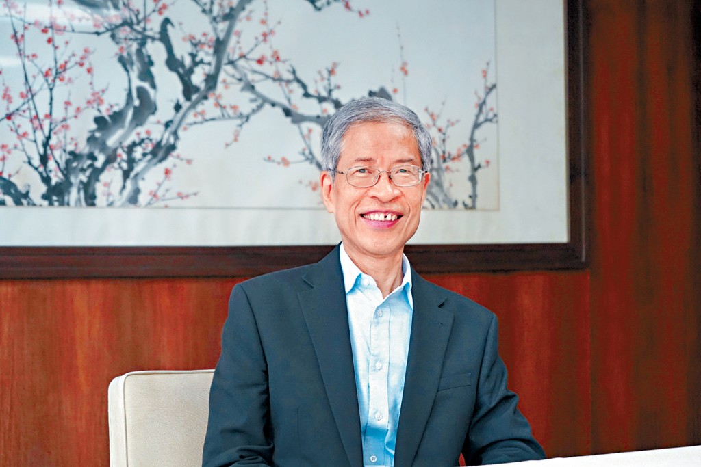 蘇浙公學校長方仲倫指,學生易與外界比較,落差感成壓力來源之一。