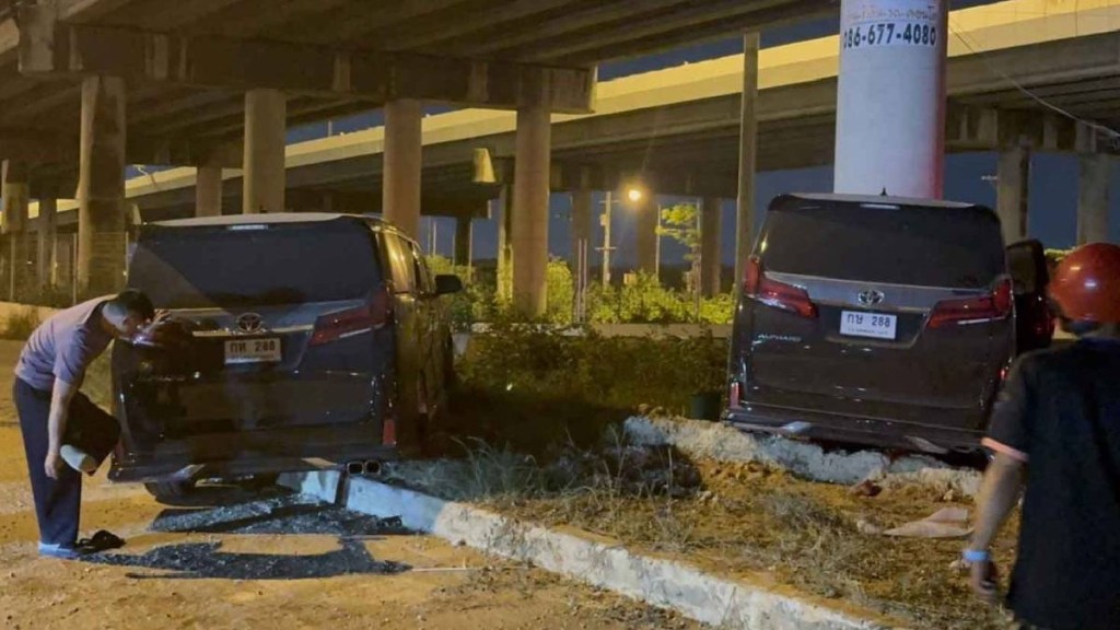 2名中國司機在泰國鬥氣，高速互追致「攬炒」。泰國網