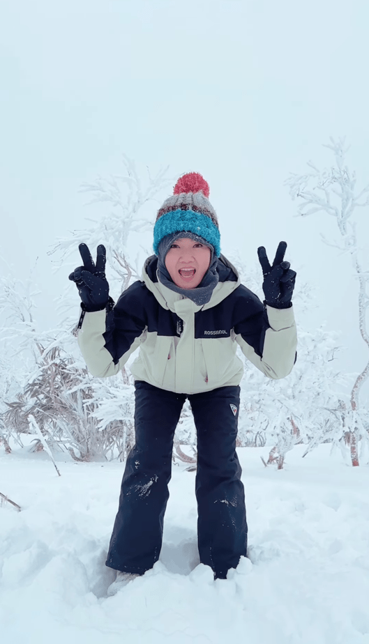 方健仪去年12月也去了北海道玩雪。