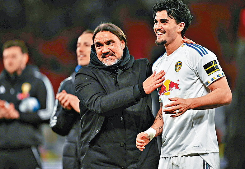 列斯聯主帥法基（左）指護級形勢大好。