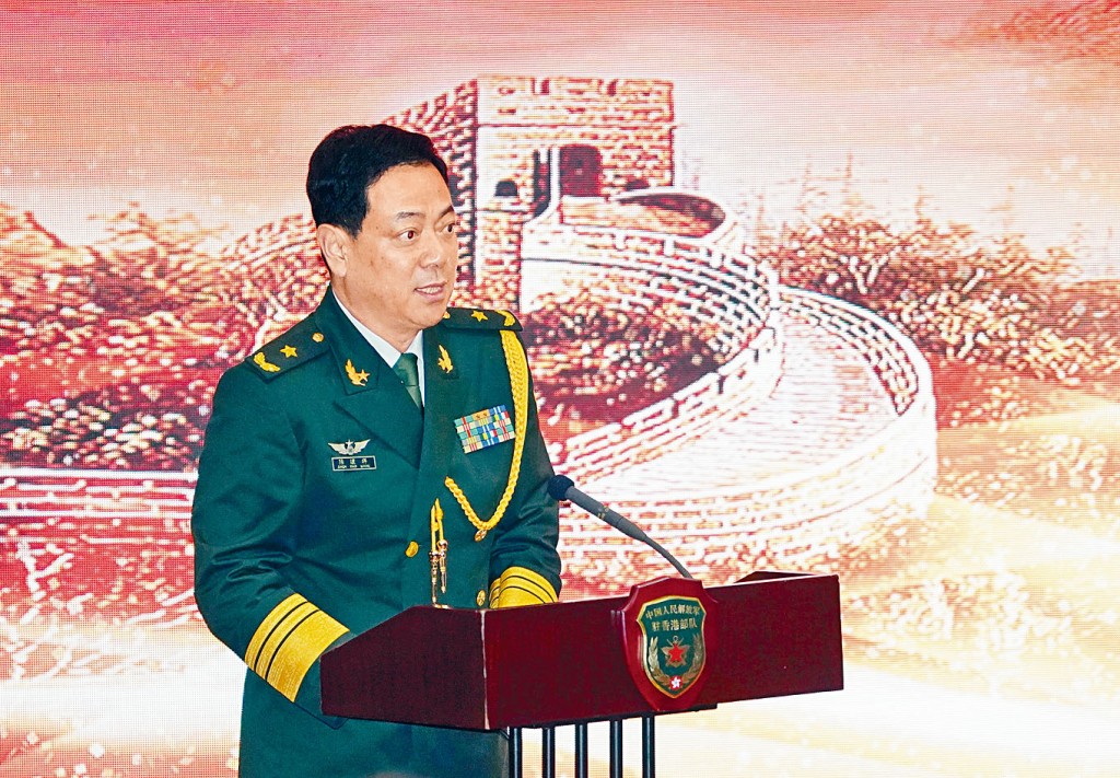 解放軍駐港部隊司令員陳道祥表示，駐軍官兵有決心維護國家主權。