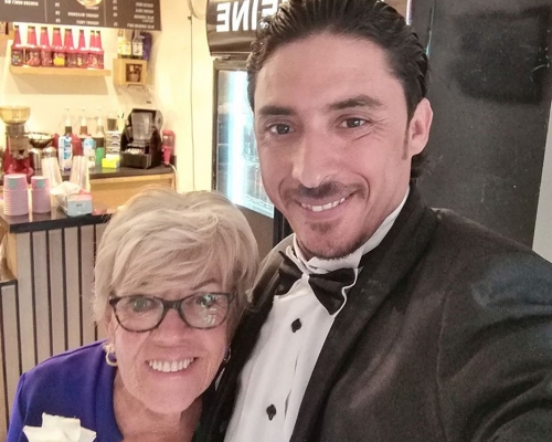 英國80歲婦人與一名35歲埃及男子見面4天後決定結婚。Iris Jones Facebook圖片