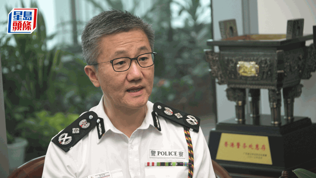 警務處處長蕭澤頤早上到車公廟，視察人流管理情況。資料圖片