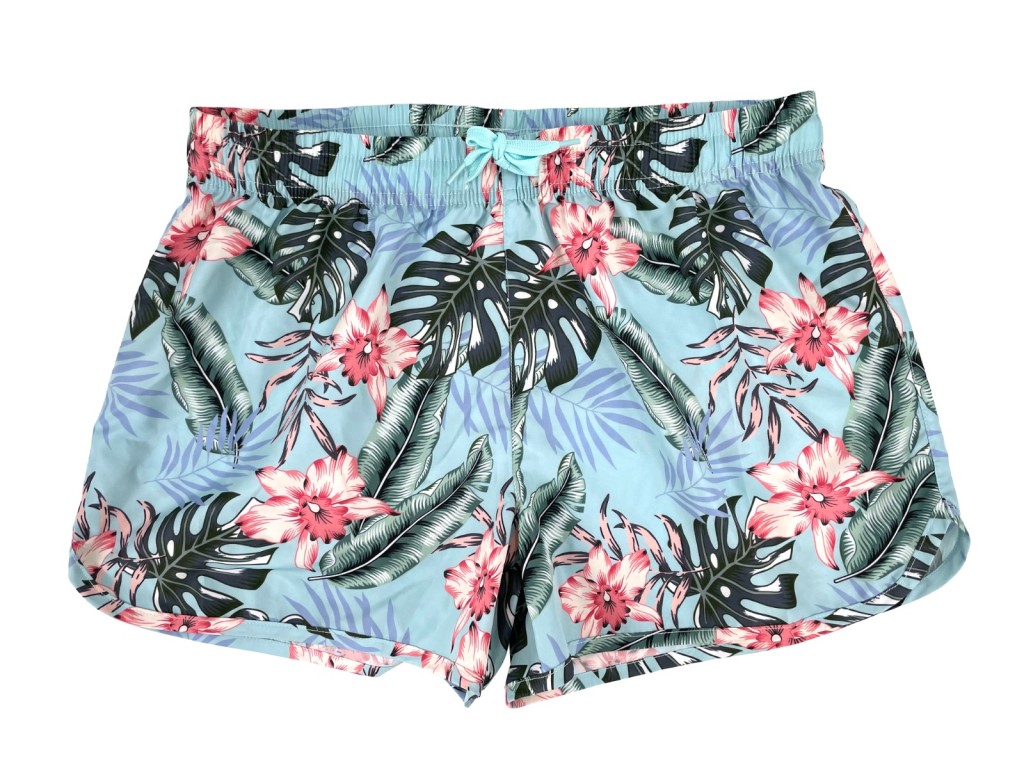 女裝沙灘褲（指定款式）/原價$198至$379、現售$79至$99/Aeon。