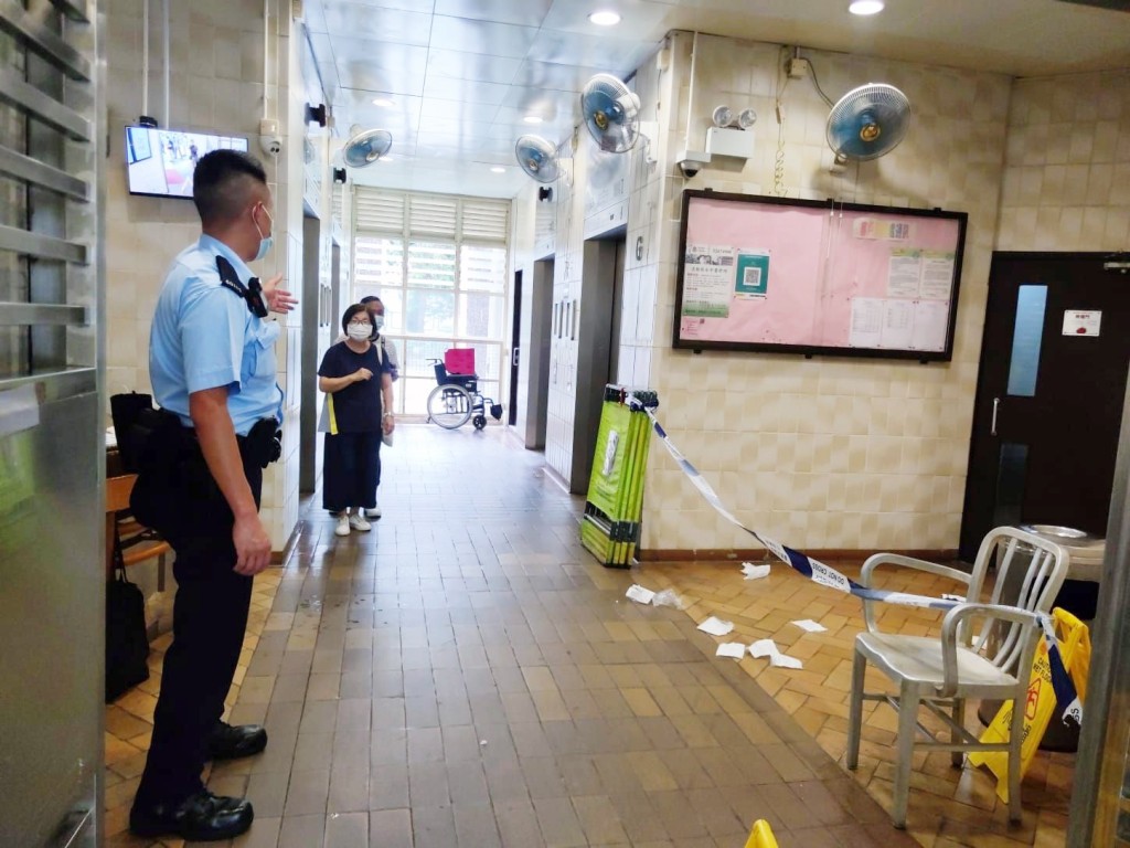 警方在場調查事件。