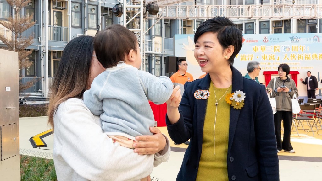 流浮山過渡屋「流浮．東寓」入伙 何永賢：過渡屋單位使用率超180% 發揮生命力助家庭規劃人生