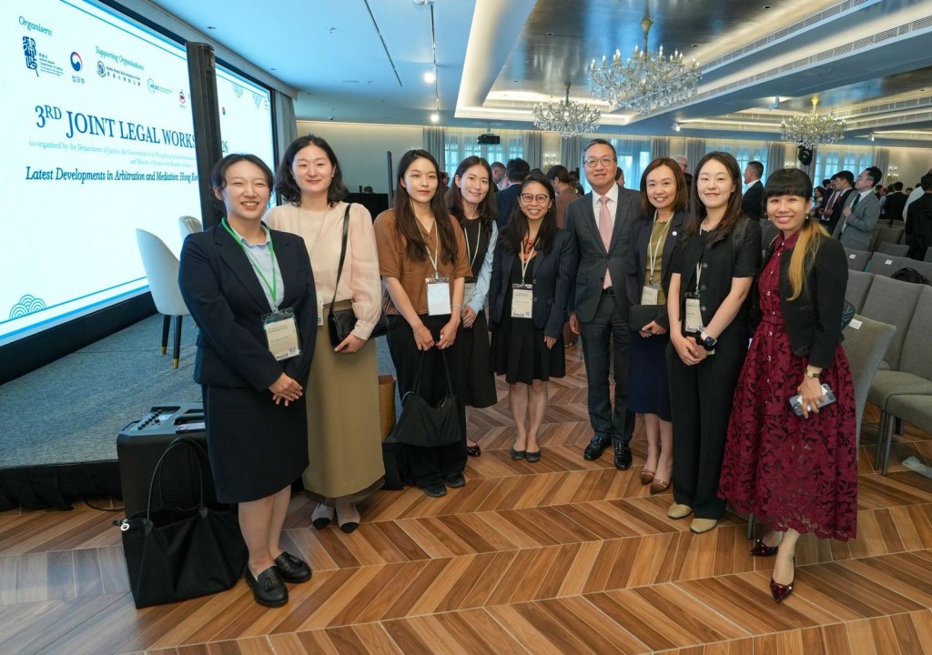 林定國表示,律政司會定期邀請韓國講者及業界人士參與香港每年一度的旗艦盛事「香港法律周」。 林定國表示,律政司會定期邀請韓國講者及業界人士參與香港每年一度的旗艦盛事「香港法律周」。