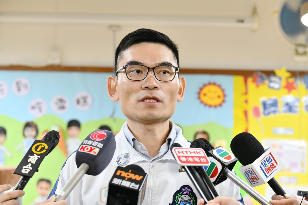總入境事務主任（國際協作）謝振鋒表示，港人在外有需要時，可以透過不同求助方法找到入境處「救人組」。盧江球攝