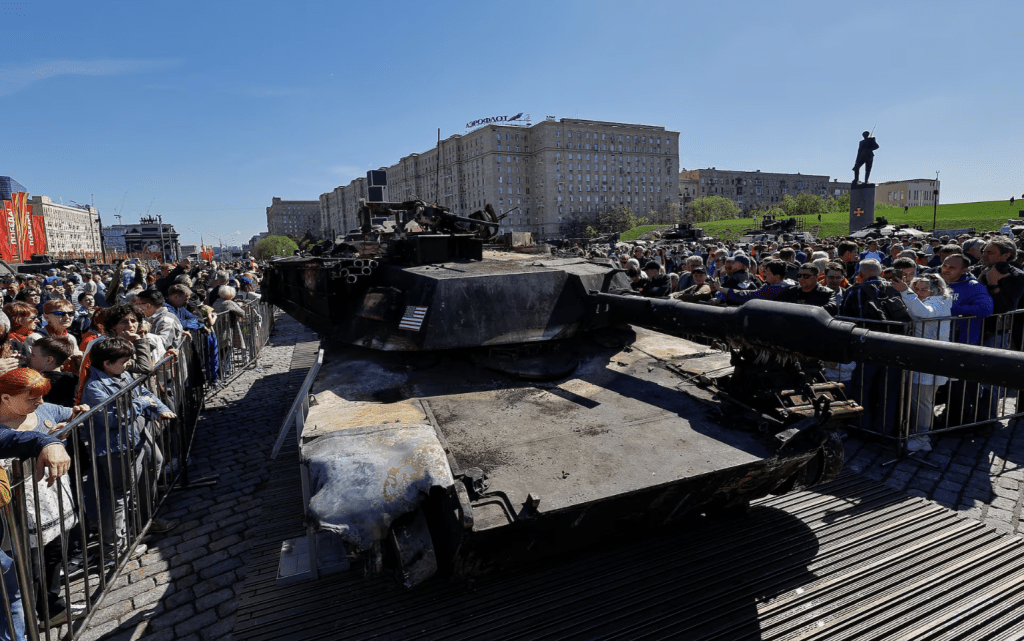 这场以在乌国掳获的西方战车为卖点、名为“俄罗斯军队的奖杯”的展览，周三在莫斯科的俯首山（Poklonnya Hill）揭幕。路透社