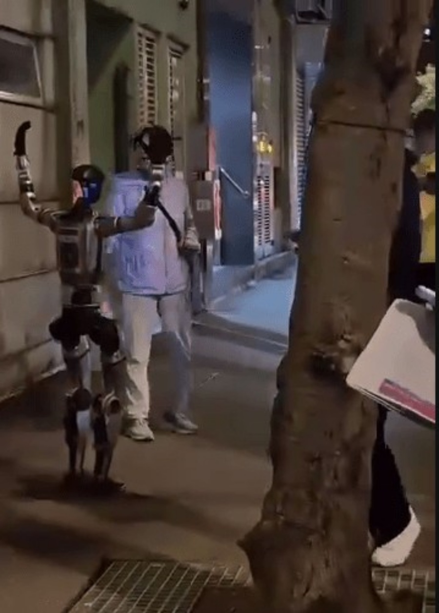 澳門街頭早前發生罕見「人機對峙」事件。Threads:whypuss_fun 澳門街頭早前發生罕見「人機對峙」事件。Threads:whypuss_fun