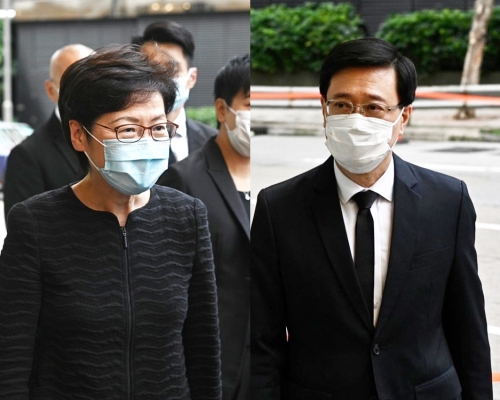 特首林鄭月娥(左)及政務司司長李家超(右)到場弔唁。