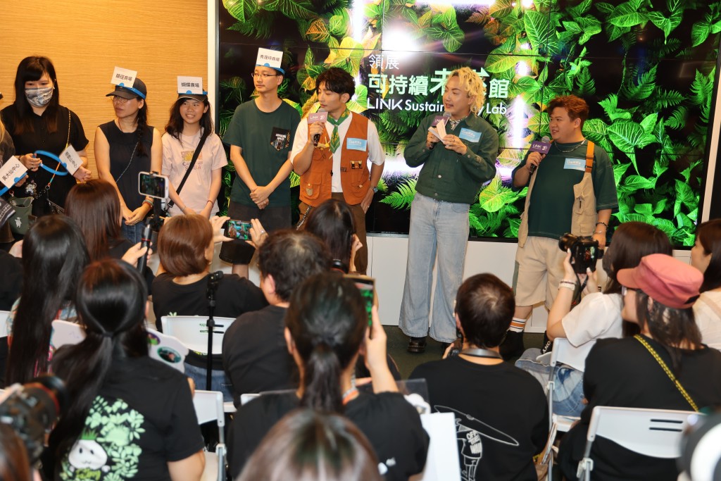 肥仔和Dee(27日)到樂富出席可持續發展的宣傳活動,分享對「宜居社區」的看法。 肥仔和Dee(27日)到樂富出席可持續發展的宣傳活動,分享對「宜居社區」的看法。
