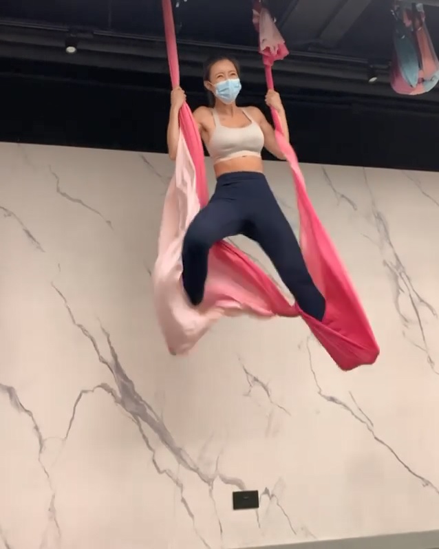 陳婉衡近年轉做健身教練,更有在網上教學。
