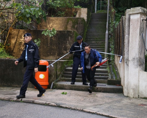 有外籍行山人士在行山徑附近發現懷疑戰時手榴彈。