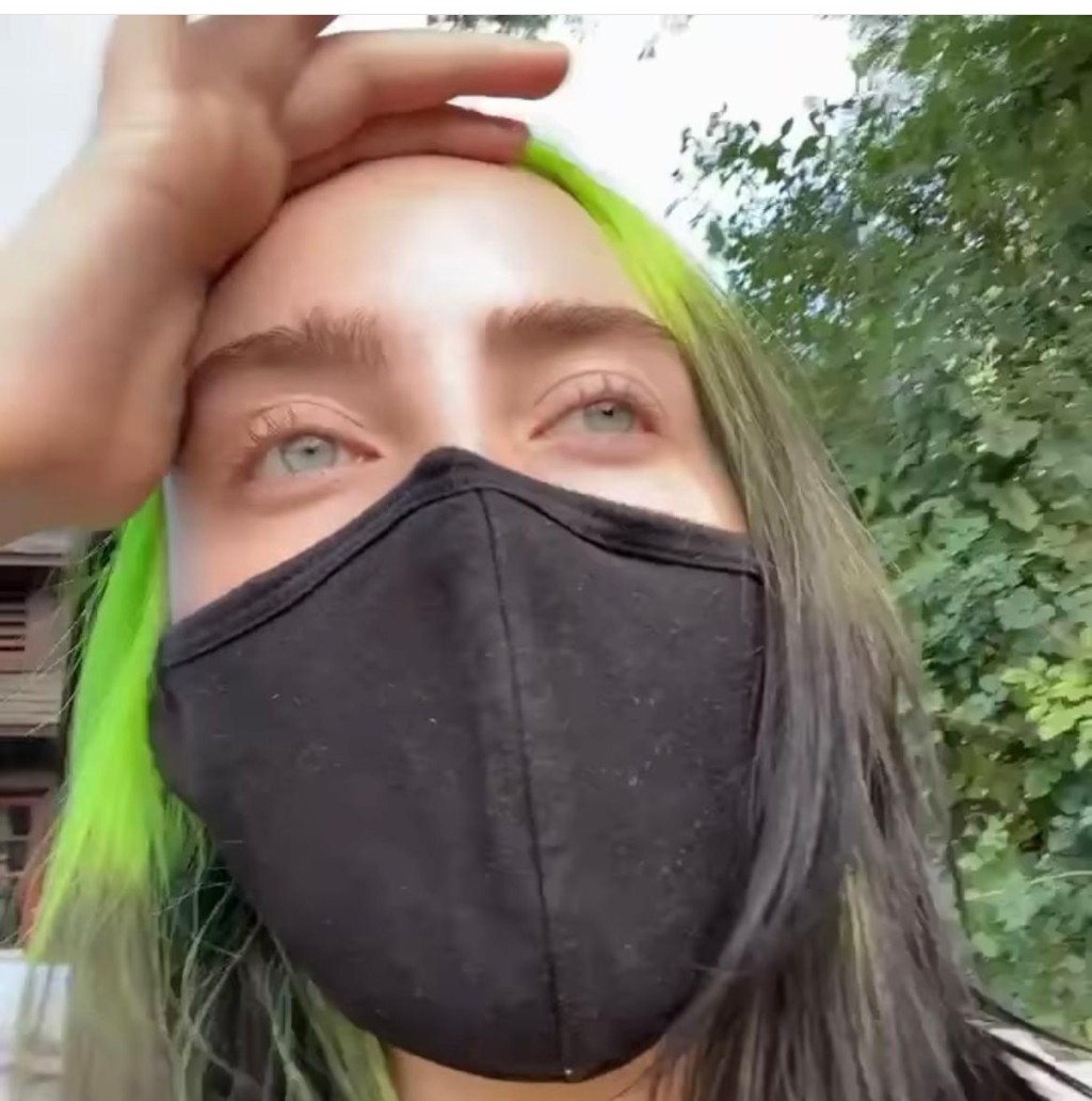 Billie Eilish在片段中不斷爆粗。