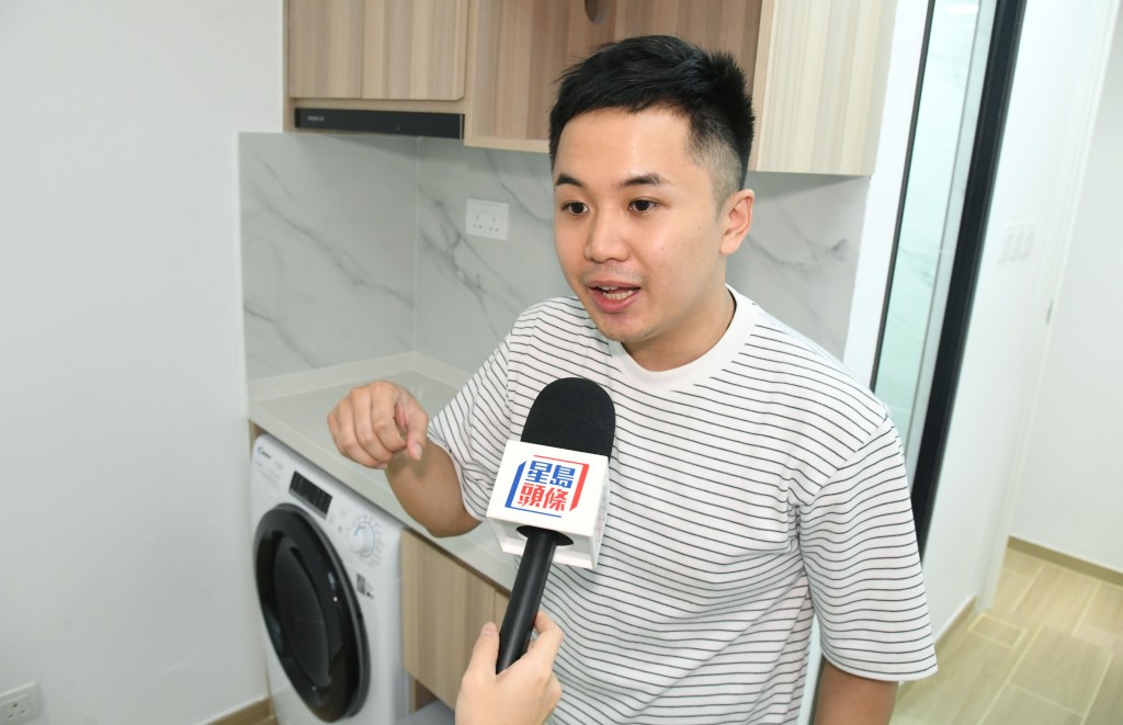 陈显熹表示,近月就一个「一开四」的单位咨询专业人士,并听取核证报告报价。 何健勇摄 陈显熹表示,近月就一个「一开四」的单位咨询专业人士,并听取核证报告报价。 何健勇摄