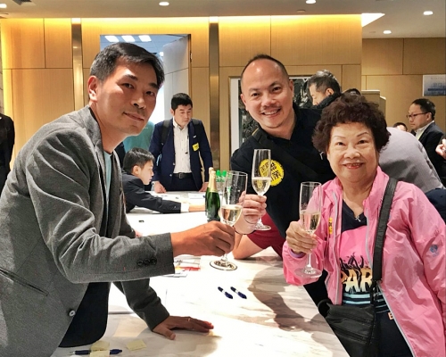 李太獲兒子贈送兩個單位,共約2000萬。