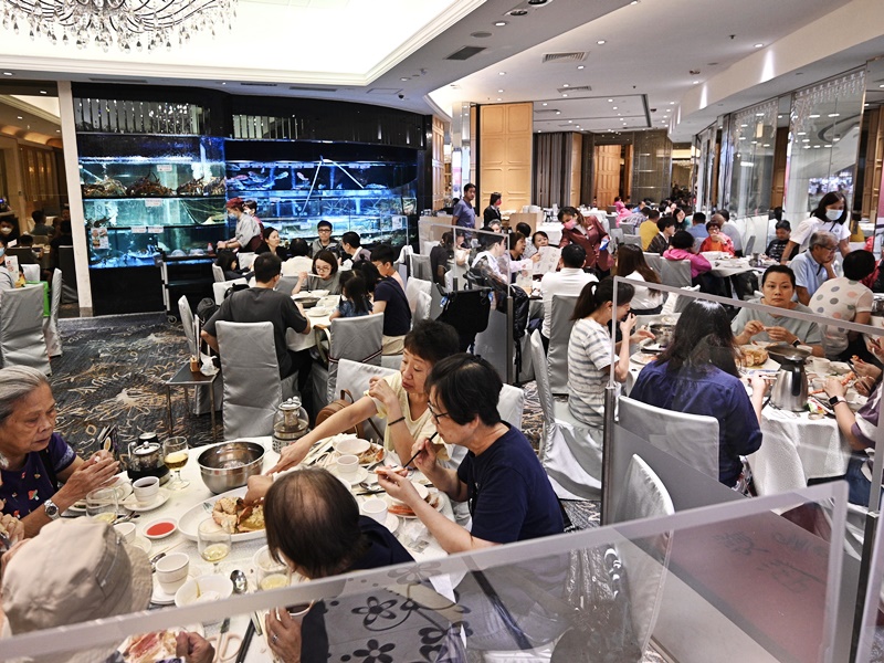 疫情下市民將迎來第二個冬至,在大部分人留港消費下,食肆整體市道暢旺。資料圖片(示意圖)