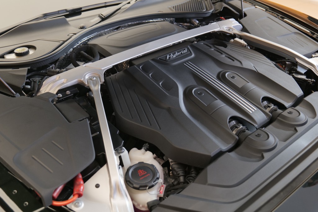 ●2.9 V6雙Turbo引擎配搭電馬達，輸出馬力544ps、扭力76.5kgm。