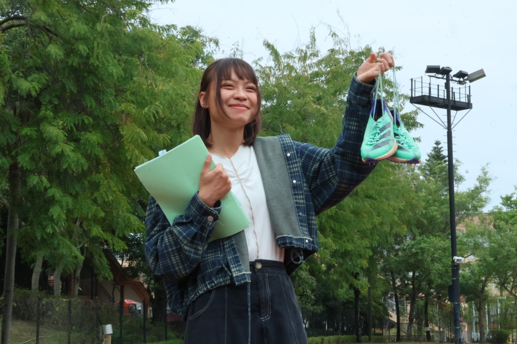 大學畢業後教過3年書的江俊淇，2024年轉做全職運動員，一圓自己的田徑夢。徐嘉華攝