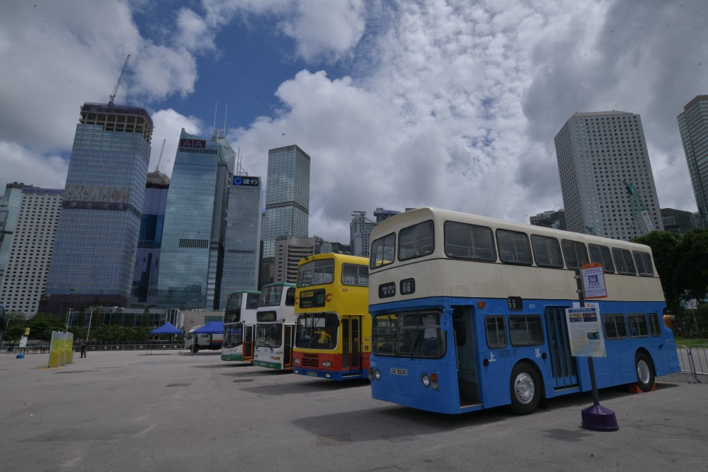 全港首個設於海濱的大型免費巴士展覽，展出歷年在港島行駛的巴士。陳浩元攝