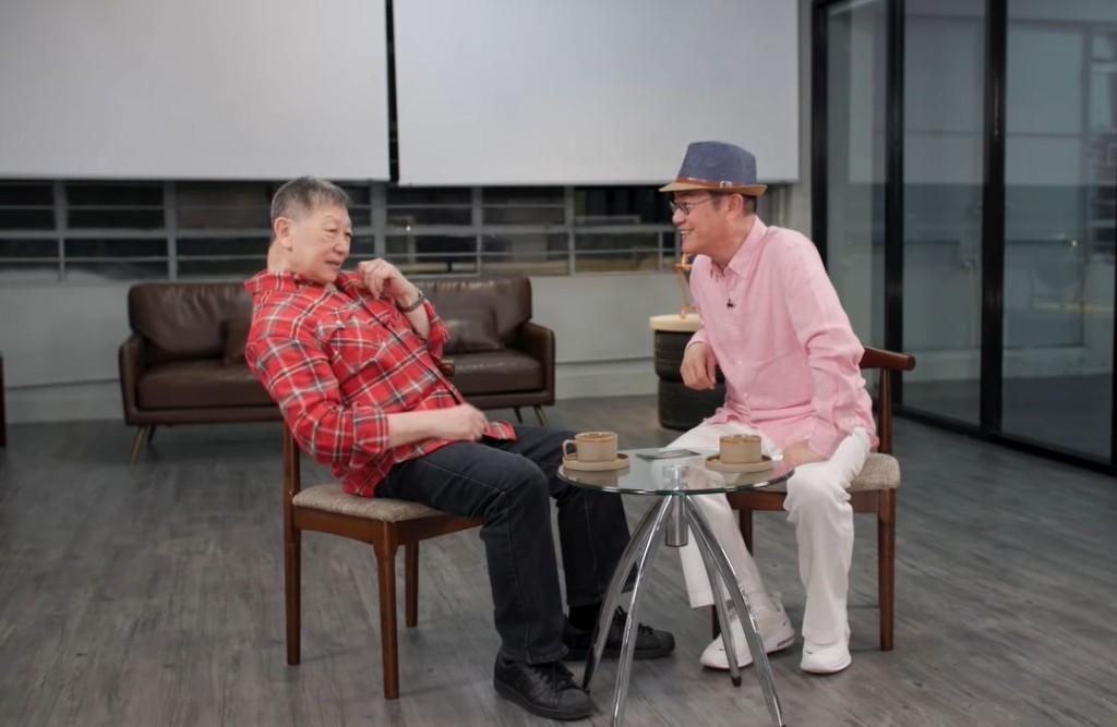 羅浩楷接受鄧英敏的網上節目訪問,精神不錯。