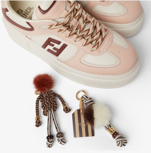 Fendi Match吊飾厚底運動鞋 /$10,800。 Fendi Match吊飾厚底運動鞋 /$10,800。