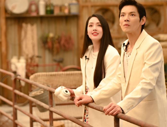 兩人前年結婚,翌年誕下囡囡。