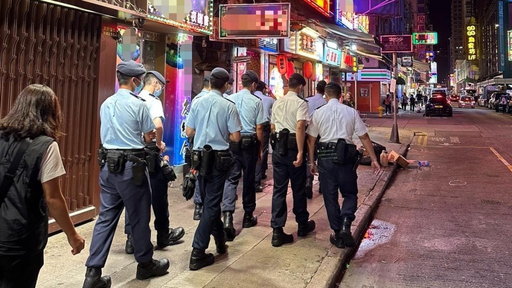 警方聯同控煙辦展開反罪惡行動。警方圖片