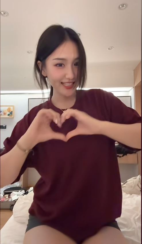 杭州有女遊客不滿麵館老闆放任其朋友對她性騷擾。抖音