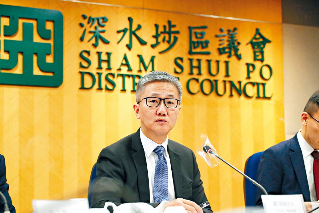 蕭澤頤出席深水埗區議會會議指今年首5個月，警方成功瓦解多個詐騙集團。