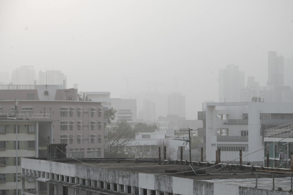 本港今早有霧，橫瀾島的能見度曾下降至1000米以下。（資料圖片）