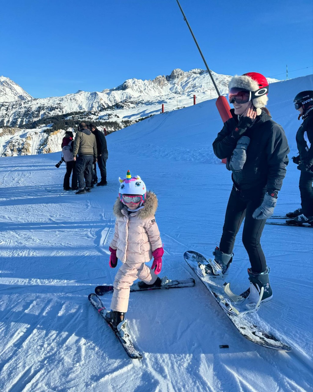 李美慧早前举家到瑞士滑雪。