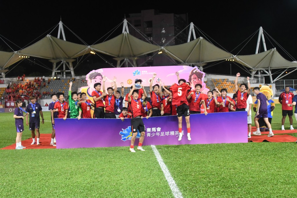 杨骏尧摄