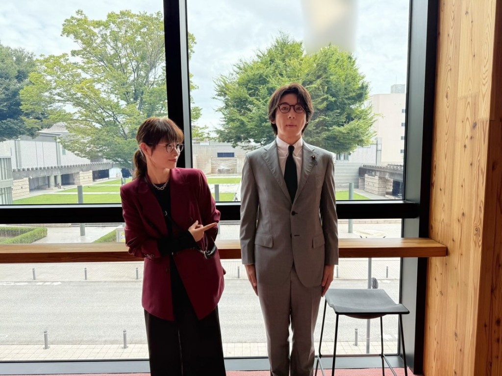 石原里美與高橋一生在劇中有不少對手戲。