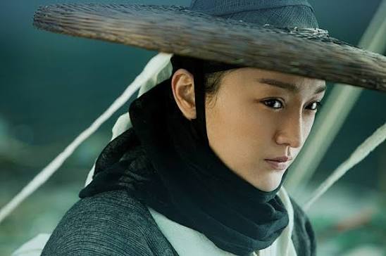 周迅曾演出導演徐克執導的《龍門飛甲》。