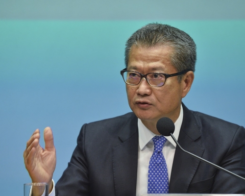 財政司長陳茂波指暫無意撤印花稅。資料圖片