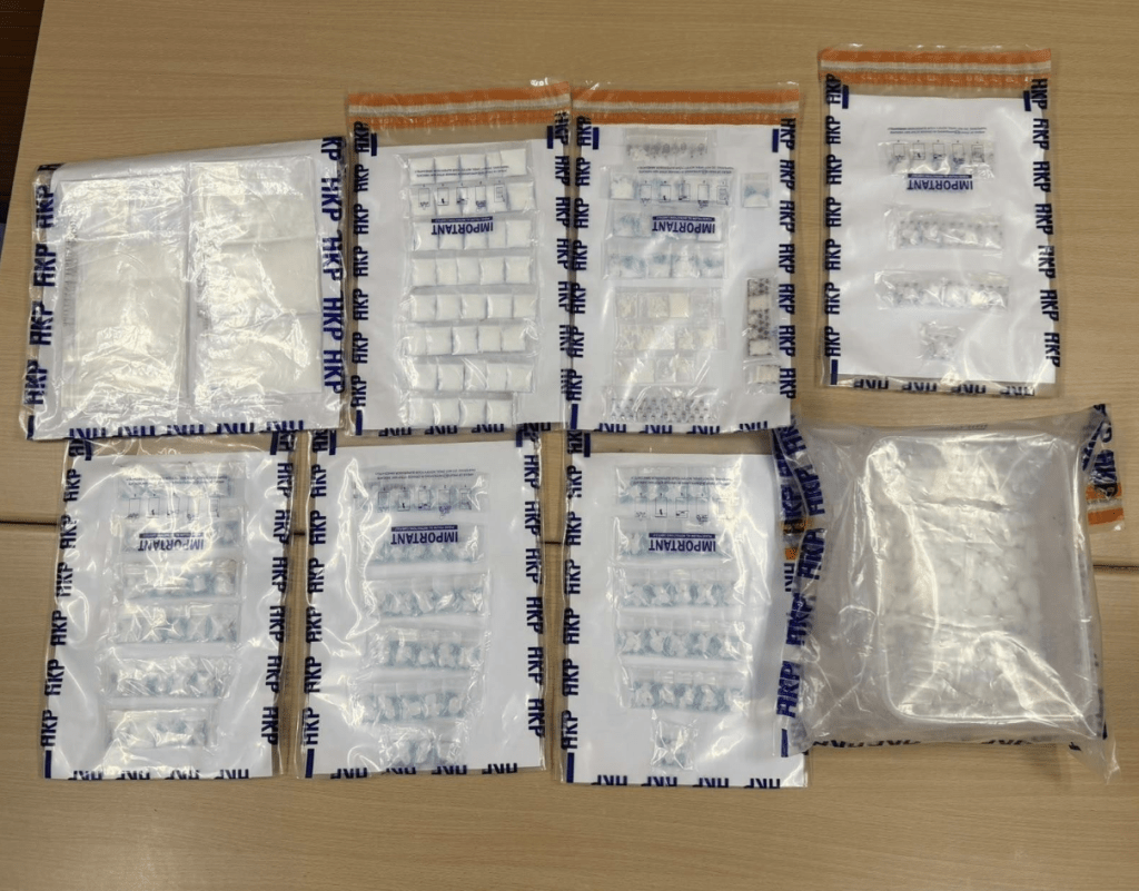 荃灣工廈搗毒品儲存倉 檢$45萬K仔依托咪酯煙彈等貨。 警方圖片 荃灣工廈搗毒品儲存倉 檢$45萬K仔依托咪酯煙彈等貨。 警方圖片