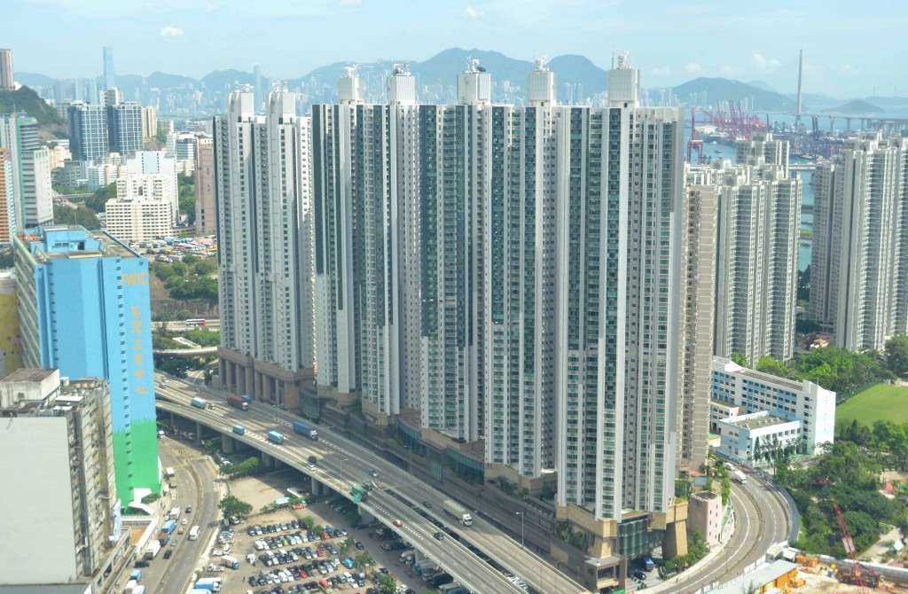環宇海灣兩房呎租34元。